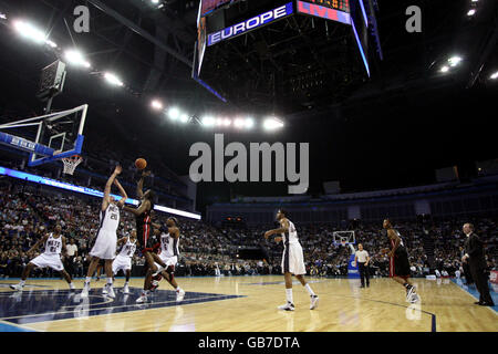 - Basket NBA - Pre-Season Tour - Miami Heat v New Jersey Nets - O2 Arena Foto Stock