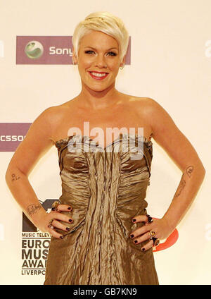 Pink arriva per i MTV Europe Music Video Awards 2008 all'Echo Arena di Liverpool. Foto Stock