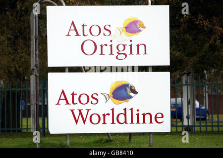 Il segno Atos Origin presso la loro sede a Cannock, Staffordshire. Foto Stock