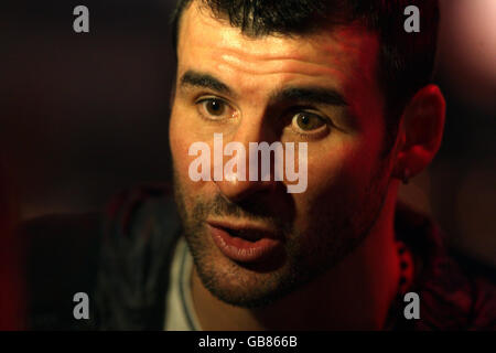 Pugilato - Joe Calzaghe Phot Call - New York. Joe Calzaghe parla con i mezzi di comunicazione britannici al Planet Hollywood, New York, USA. Foto Stock