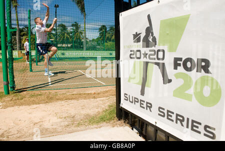 Andrew Flintoff dell'Inghilterra durante una sessione di reti a Stanford Cricket Ground, Coolidge, Antigua. Foto Stock