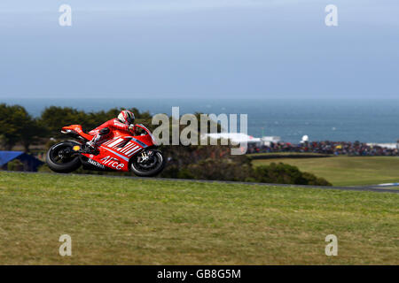 Loris Capirossi di Ducati Marlboro (ITA) durante l'Australian Moto Grand Premio Foto Stock