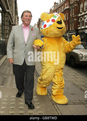 I bambini in bisogno di lanciare un album - Londra Foto Stock