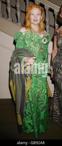 Vivienne Westwood vetrine etichetta oro Collezione - Londra Foto Stock