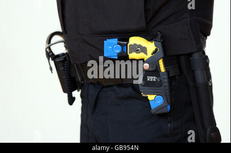 Malga Taser stun dimostrazione della pistola Foto Stock