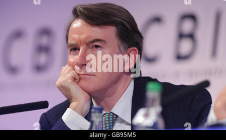 Conferenza annuale CBI. Il Segretario alle imprese Lord Mandelson si rivolge alla Conferenza CBI di Londra. Foto Stock