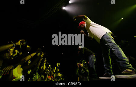 Pharrell Williams di N.E.R.D si esibisce al Roundhouse nel nord di Londra. Foto Stock