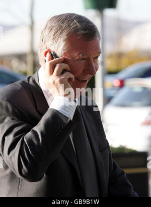 Il manager del Manchester United Sir Alex Ferguson arriva per la sua audizione disciplinare al City of Manchester Stadium di Manchester. Foto Stock