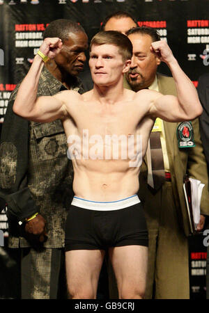 Boxing - Weigh-In - Paulie Malignaggi v Ricky Hatton - MGM Grand Hotel Foto Stock