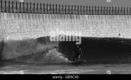 Regno Unito controventata per Arctic Blast Foto Stock