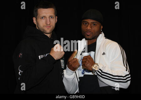 Carl Froch della Gran Bretagna e Jean Pascal (a destra) del Canada durante una conferenza stampa testa a testa al Crown Plaza di Nottingham. Foto Stock