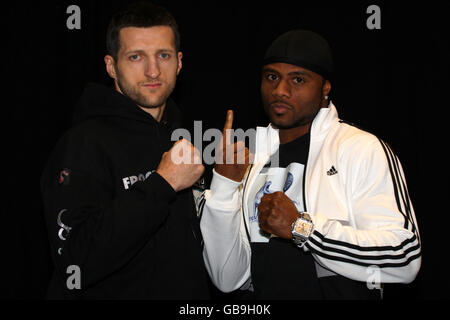 Carl Froch della Gran Bretagna e Jean Pascal (a destra) del Canada durante una conferenza stampa testa a testa al Crown Plaza di Nottingham. Foto Stock