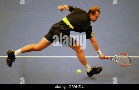 Stefan Edberg in azione durante la sua partita contro Greg Rusedski Foto Stock