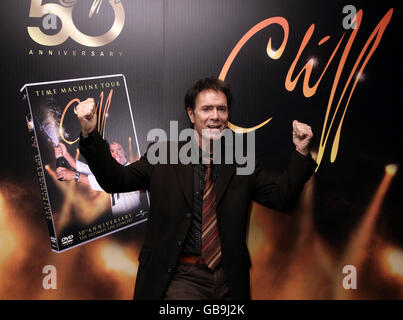 Lancio di Sir Cliff Richard DVD - Londra. Sir Cliff Richard al lancio del suo "Time Machine Tour DVD" al Quo Vadis di Soho, nel centro di Londra. Foto Stock