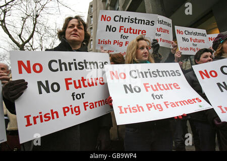 I produttori di carne suina picket il Dipartimento di Agricoltura di Dublino. Foto Stock