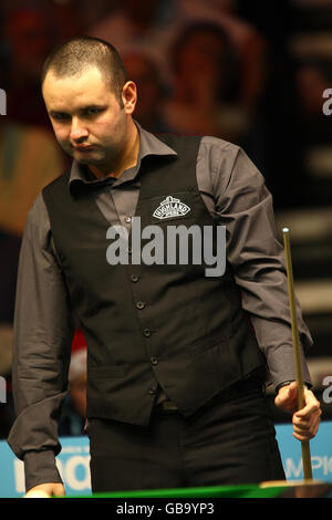 Stephen Maguire durante il campionato inglese di Maplin al Centro Internazionale di Telford. Foto Stock