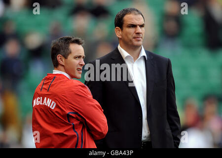 Rugby Union - Investec Challenge Series 2008 - Inghilterra / Sudafrica - Twickenham. Capo allenatore inglese Martin Johnson e Physio Mike Snelling Foto Stock