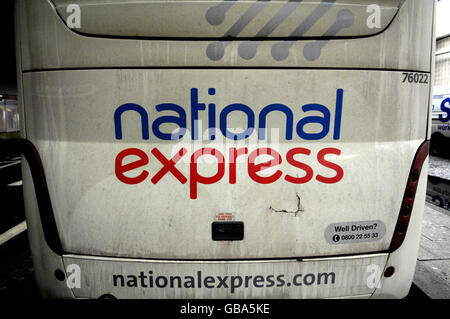 Azioni National Express. Un autobus National Express a Londra. Foto Stock