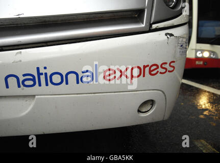 Azioni National Express. Un autobus National Express a Londra. Foto Stock