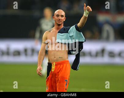 Stephen Ireland di Manchester City festeggia dopo il fischio finale. Foto Stock