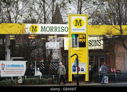 Una vista generale del piazzale di rifornimento Morrison a Whitley Bay, North Tyneside. Foto Stock