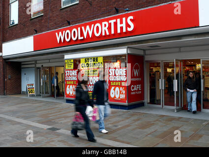 Una vista generale della parte anteriore di un negozio di Woolworths, 41 High St Worcester, WR1 2QD. Foto Stock