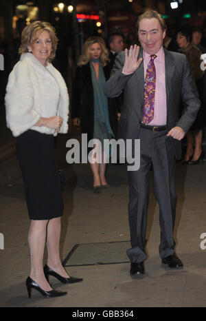 Sir Andrew Lloyd Webber e sua moglie Madeleine arrivano al London Palladium per il Royal Variety Performance. Foto Stock