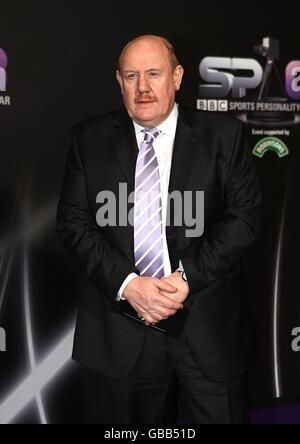 Brian Barwick arriva per la BBC Sports Personality of the Year 2008 all'Echo Arena di Liverpool Foto Stock