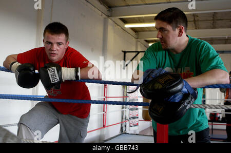 Boxing - Frankie Gavin lavorare fuori sessione - Arnies Palestra Foto Stock