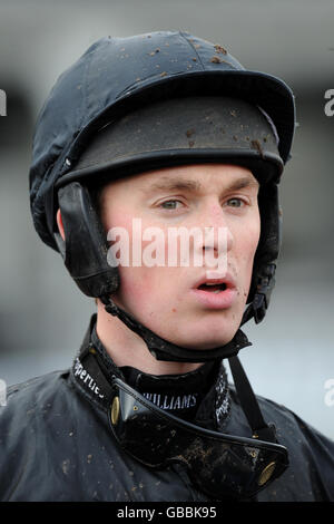 Corse di cavalli - Mercatino di Natale - Ippodromo di Uttoxeter. Oliver Williams, fantino Foto Stock