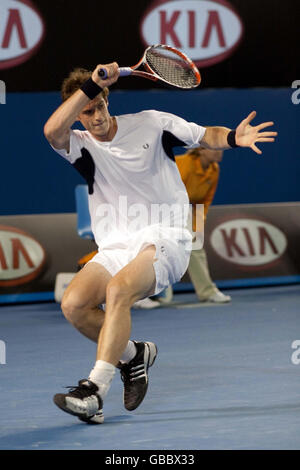 Andy Murray della Gran Bretagna in azione contro Marcel Granollers della Spagna durante l'Australian Open 2009 a Melbourne Park, Melbourne, Australia. Foto Stock