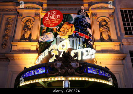 Vista generale del Criterion Theatre di Londra che attualmente mostra i 39 gradini. Foto Stock