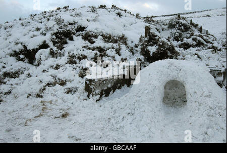 Un igloo si trova lungo lo Snake Pass, A57, nel Derbyshire. Foto Stock