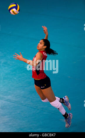 Nichola Osbourne della Gran Bretagna è presente durante la partita del campionato del mondo FIVB 2010 First Round presso l'English Institute of Sport di Sheffield. Foto Stock