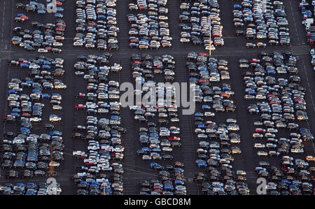 Nissan AX 1,200 posti di lavoro. Migliaia di auto nello stabilimento di Nissan a Sunderland. Foto Stock