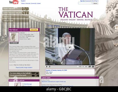 Schermata inedita tratta dal nuovo canale YouTube del Vaticano, lanciato oggi. Foto Stock