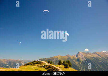 Zillertal, Gleitschirmflieger, Tirol, Oesterreich Foto Stock