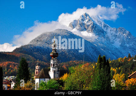 Wettersteinspitzen, montagne Karwendel, Isar Valley, Mittenwald, Garmisch-Partenkirchen, Alta Baviera, Baviera, Germania Foto Stock