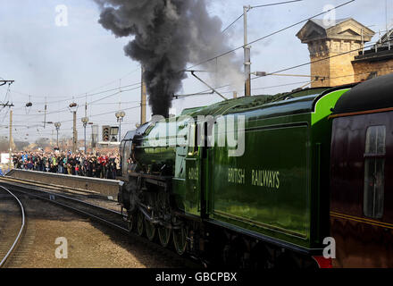 Ri-Nascita della linea ferroviaria potenza vapore Foto Stock