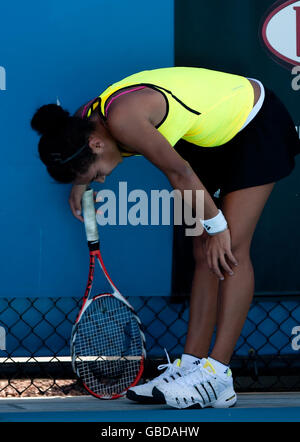 Heather Watson della Gran Bretagna in azione contro Ksenia Pervak della Russia durante l'Australian Open 2009 al Melbourne Park, Melbourne, Australia. Foto Stock