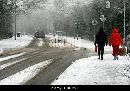 Tempo invernale. La scena innevata a Caldecote, Cambridgeshire. Foto Stock