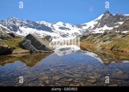 Evettes cirque sopra il borgo L'Ecot, Parco Nazionale della Vanoise, Alpi del Nord, Savoie, Francia Foto Stock