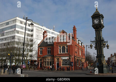 Una vista generale dell'orologio Chamberlain e dell'edificio Big PEG nel Jewellery Quarter, Hockley, Birmingham Foto Stock