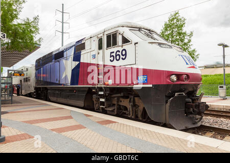 Trinity Railway Express treno a Dallas Foto Stock