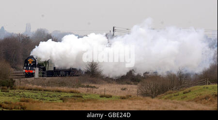 Treno a vapore. La nuova locomotiva a vapore Peppercorn classe A1, il Tornado, a Colton Bridge, vicino York. Foto Stock