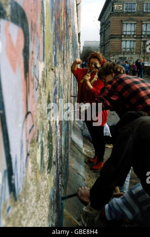 Geografia / viaggio, Germania, riunificazione, caduta del muro di Berlino, parata, 1990, diritti aggiuntivi-clearences-non disponibile Foto Stock