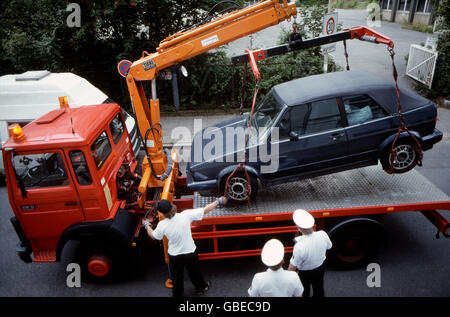 Trasporti / trasporto, strada, regolazione del flusso, polizia allacciamento auto, anni '90, diritti aggiuntivi-clearences-non disponibile Foto Stock