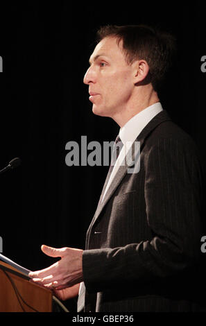 Il segretario scozzese Jim Murphy ha tenuto un discorso di apertura al PIME 2009, una conferenza internazionale per i comunicatori nucleari presso lo Sheraton Hotel di Edimburgo. Foto Stock