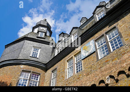 Castello Moated Crottorf, Friesenhagen, Wildenburger Terra, Westerwald regione, Renania-Palatinato, Germania Foto Stock