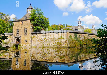Castello Moated Crottorf, Friesenhagen, Wildenburger Terra, Westerwald regione, Renania-Palatinato, Germania Foto Stock